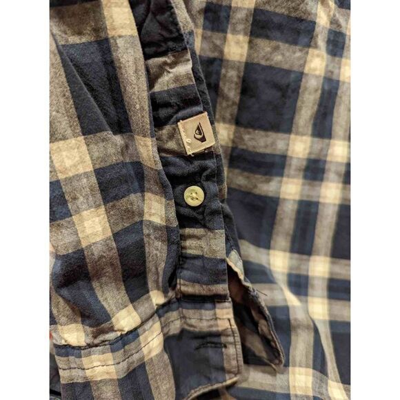 Quiksilver Men's M long sleeve button front shirt - Picture 4 of 5